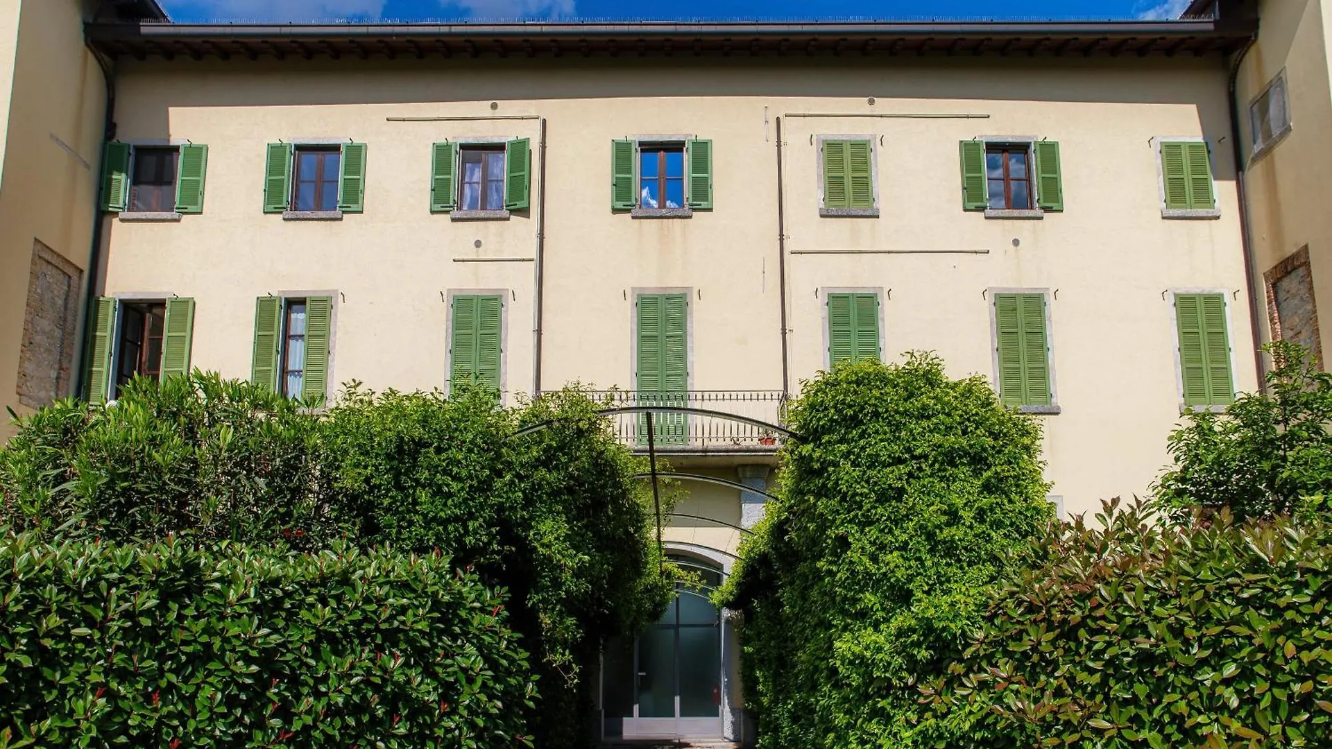 Valles & Mars Como Apartment