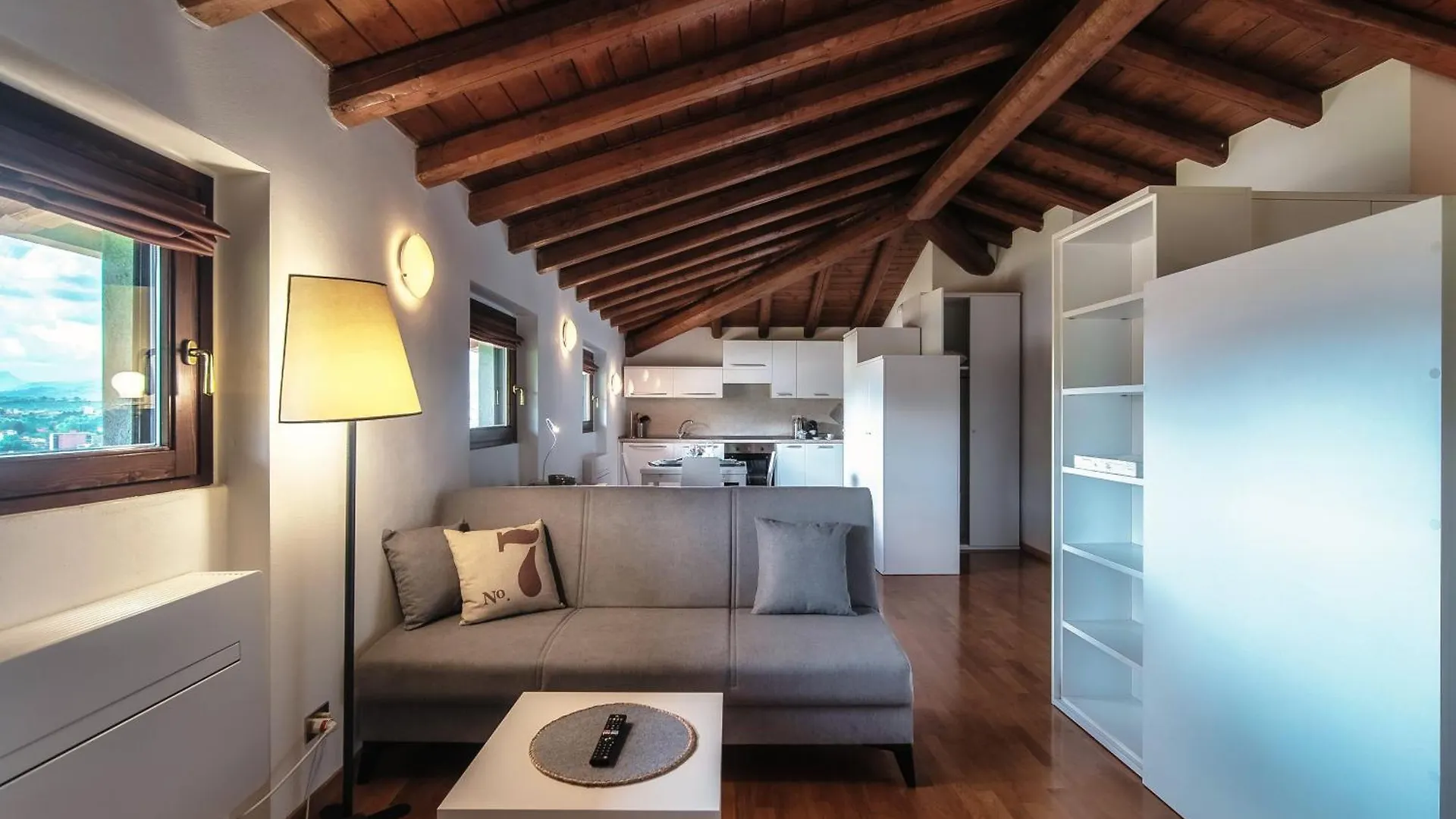 Apartment Valles & Mars Como