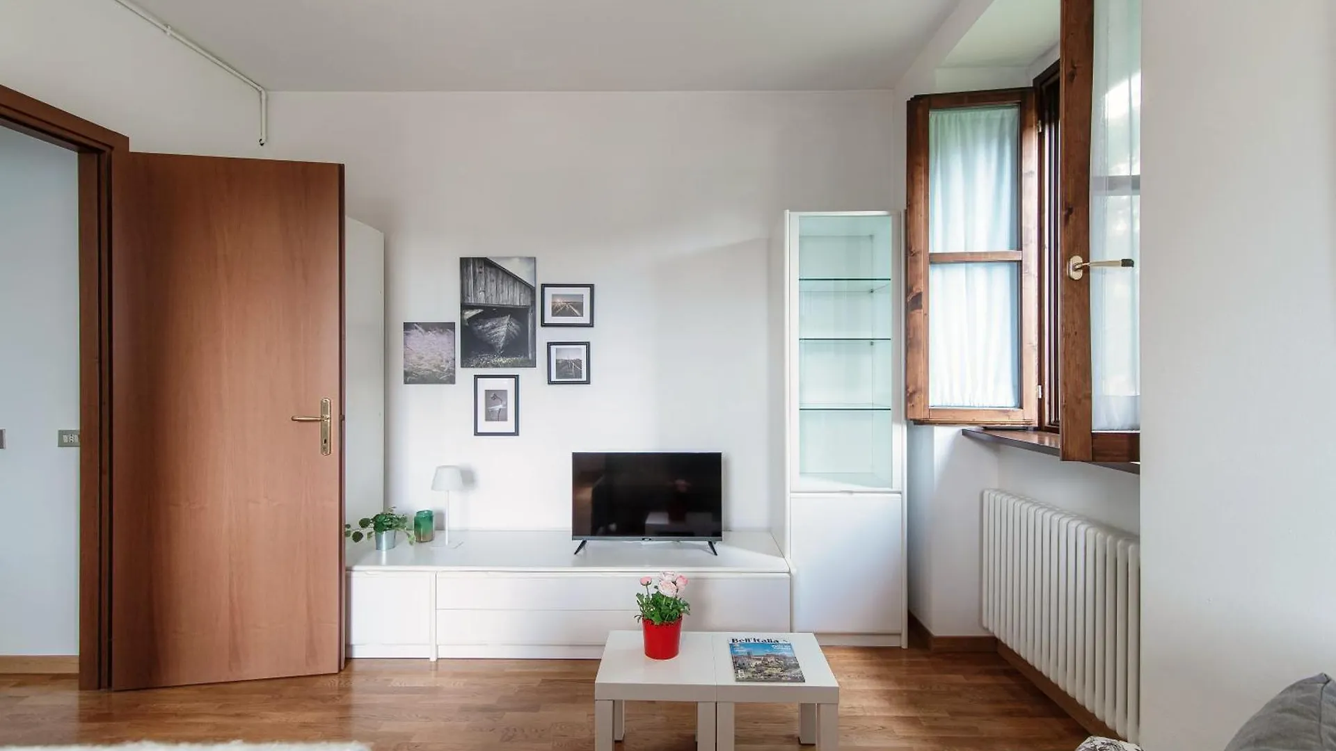 Valles & Mars Como Apartment